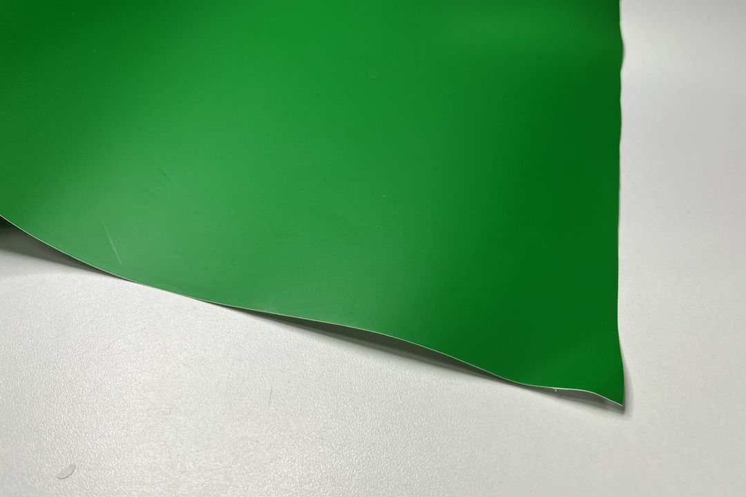 178-samolepici-folie-svetle-zelena-matna-2