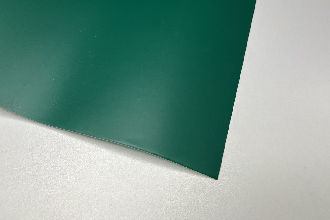 179-samolepici-folie-tmave-zelena-matna-2