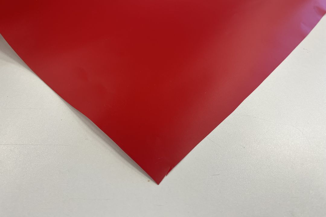 215-samolepici-folie-cervena-matna