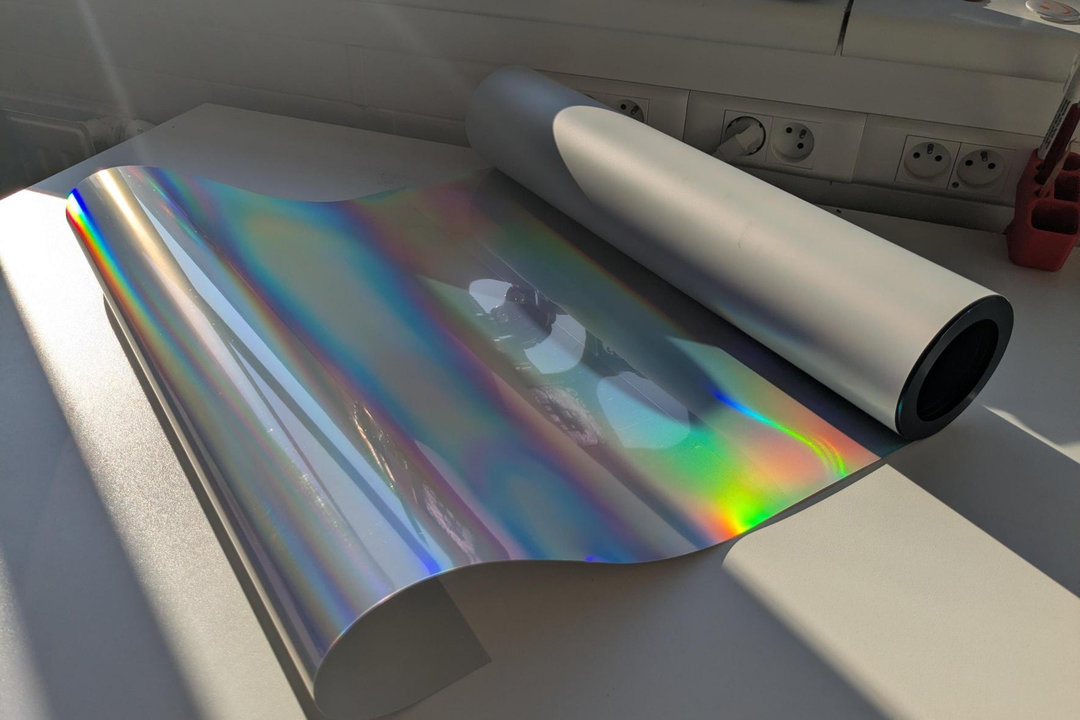 285-nazehlovaci-folie-holograficka