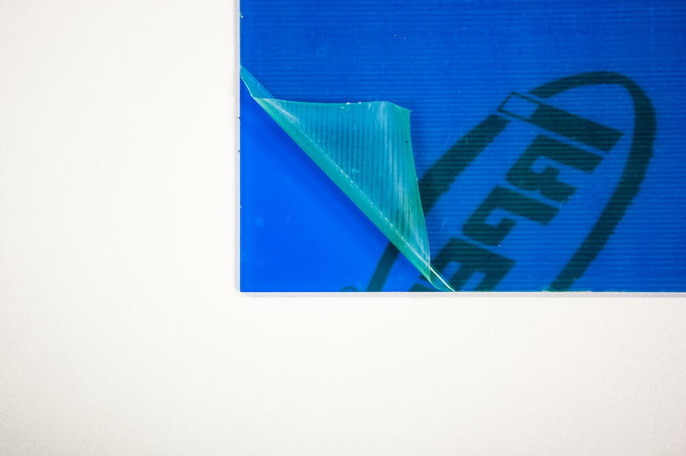 _3 MM MODRE S PISKOVANYM POVRCHEM