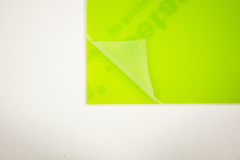 _3 MM ZELENE S PISKOVANYM POVRCHEM